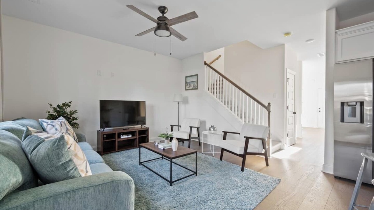 Photo of Livingroom in Lakewood