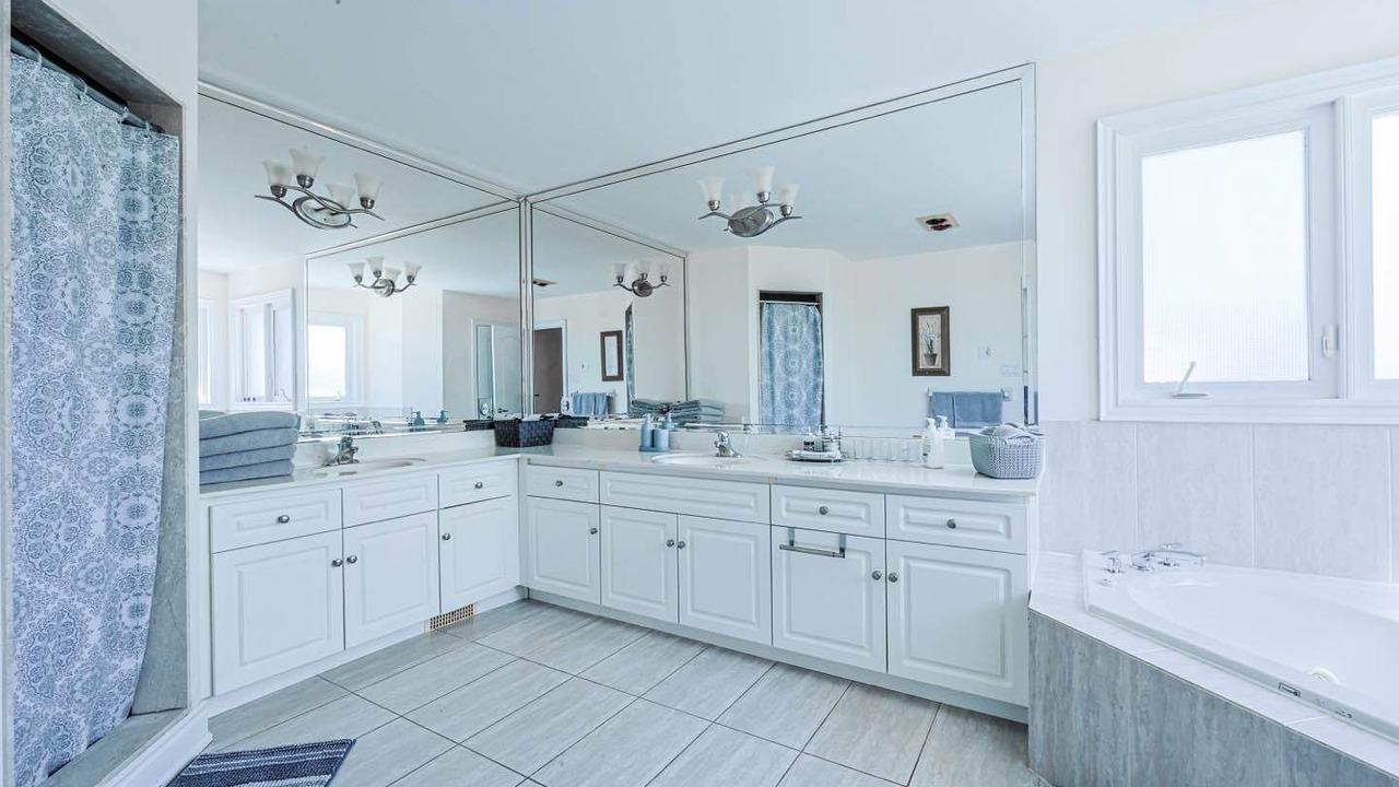 Photo of Bathroom in Richmond Hill