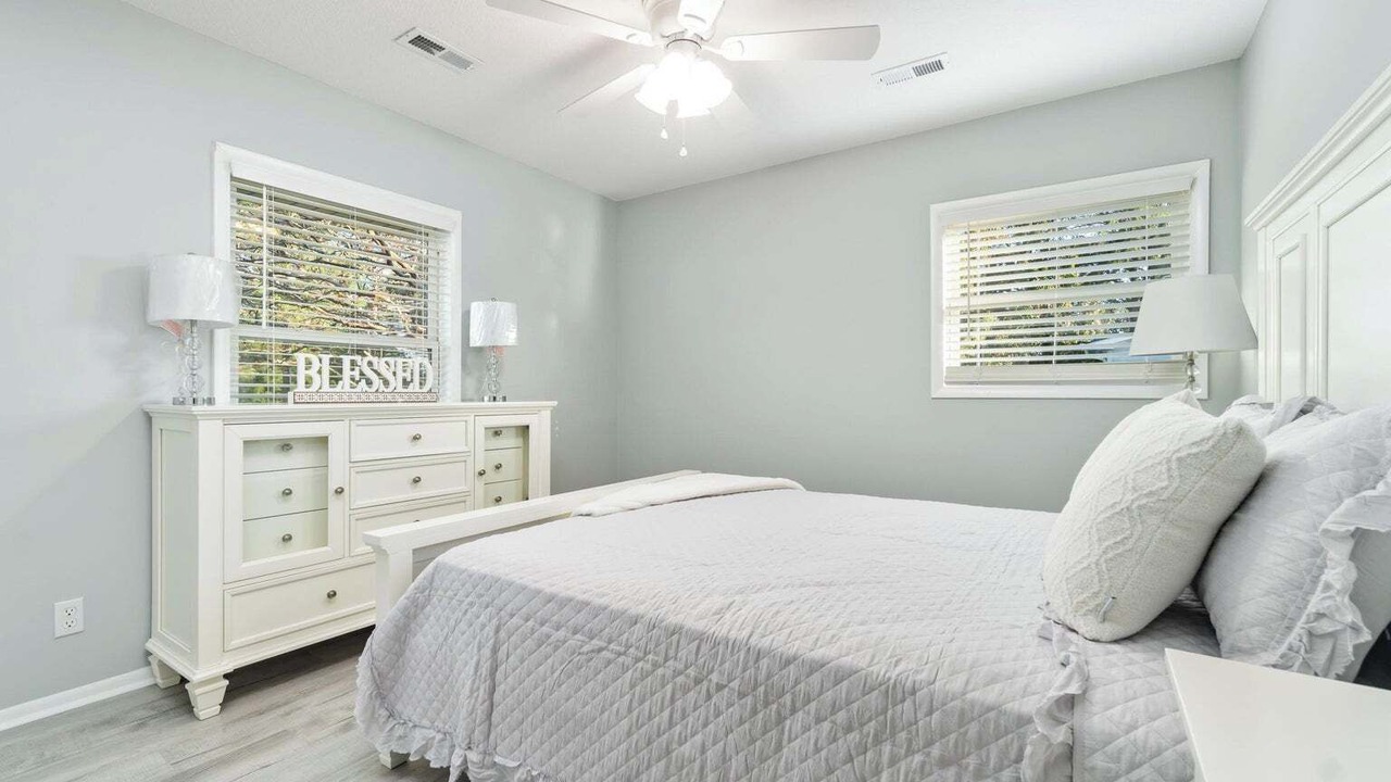 Photo of Bedroom in Peletier