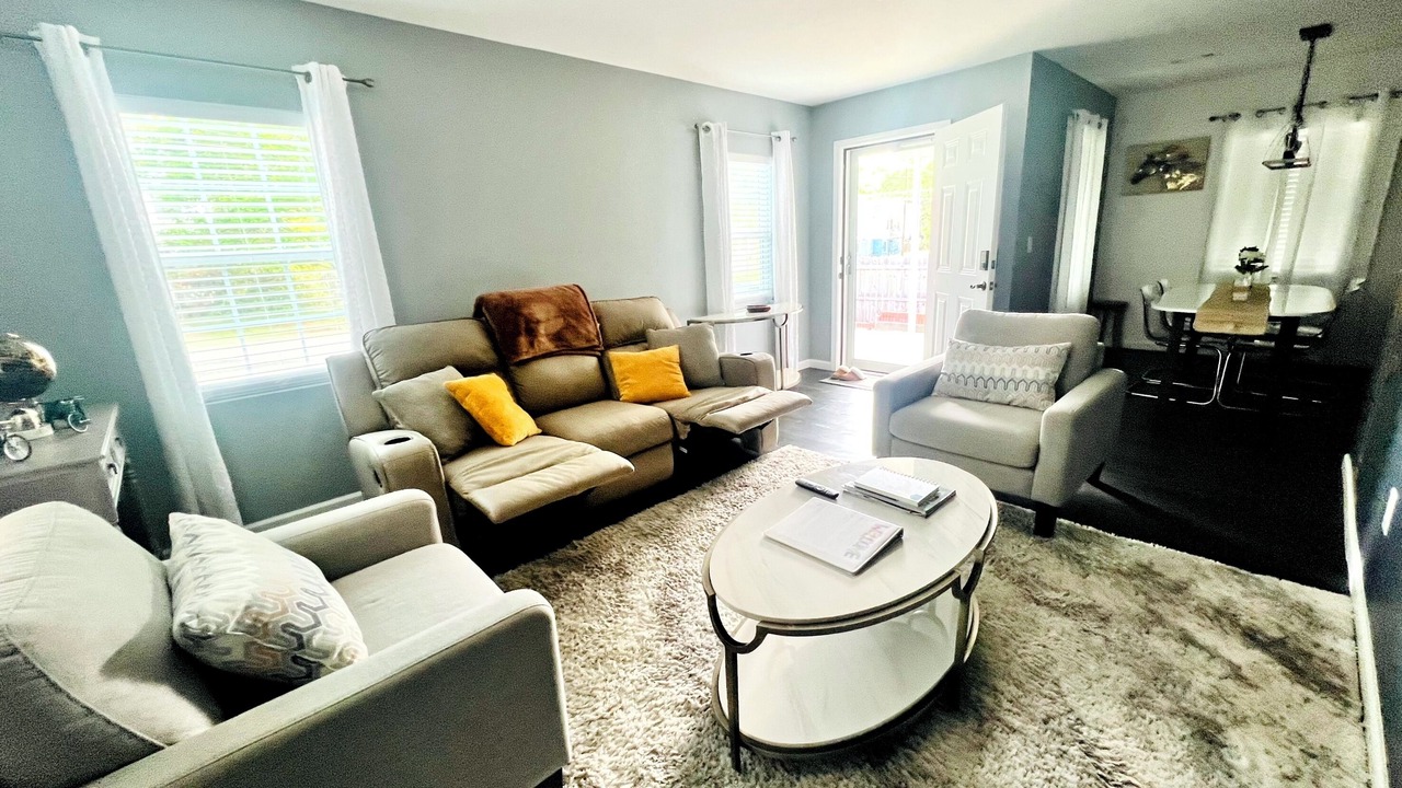 Photo of Livingroom in Lenoir