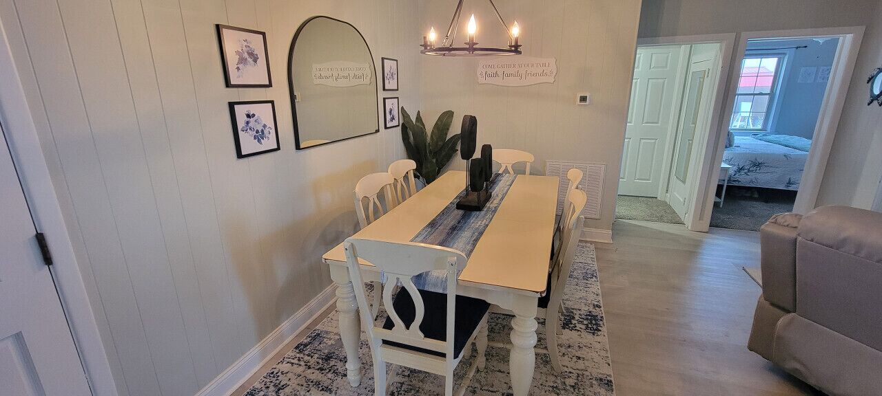 Photo of Livingroom in Cedar Point