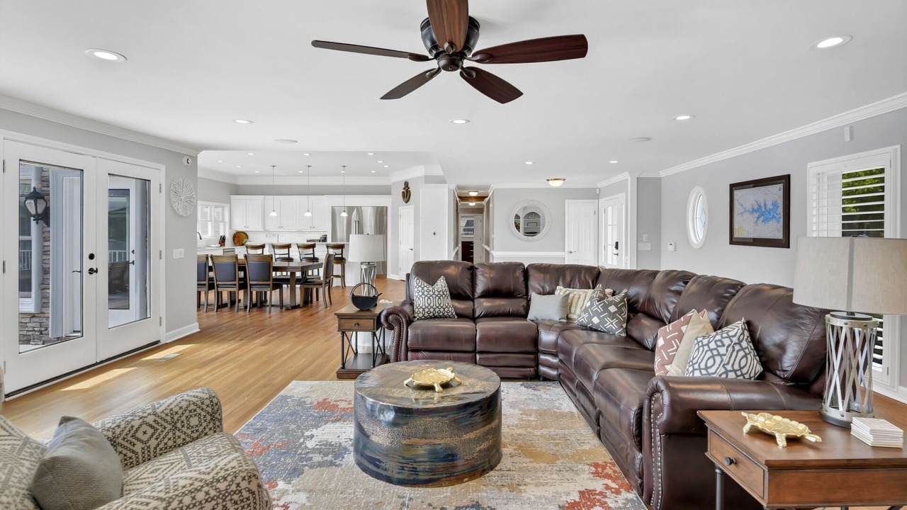 Photo of Livingroom in Lake Murray of Richland