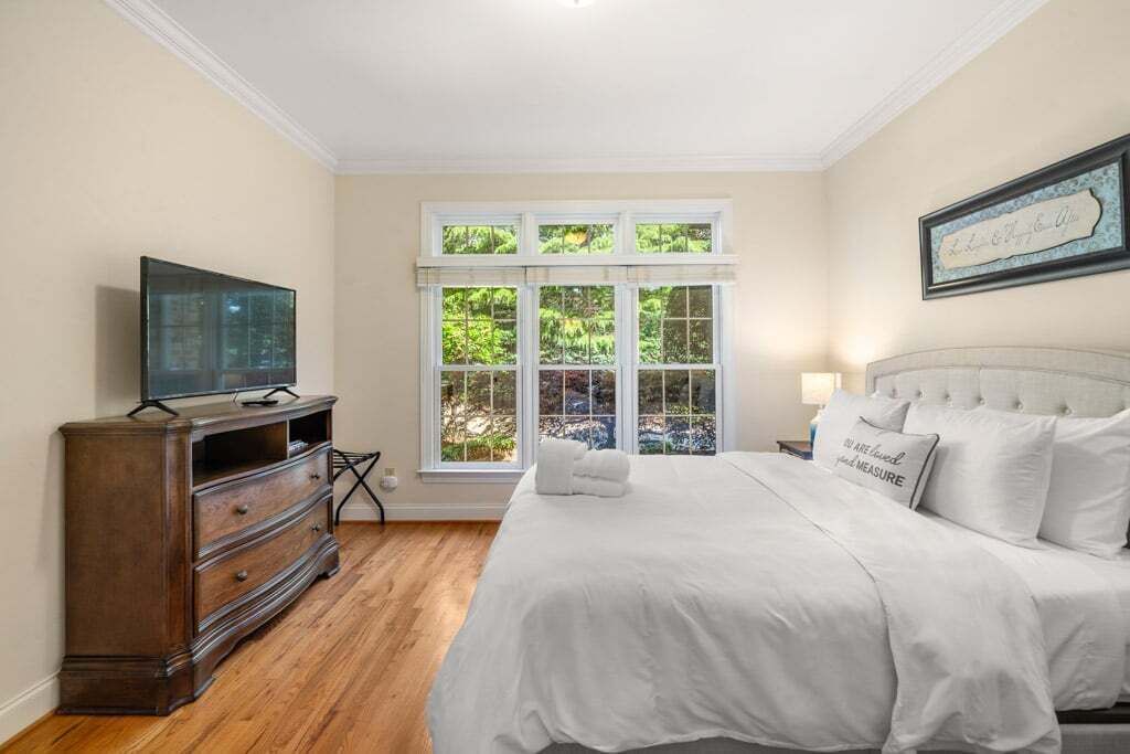 Photo of Bedroom in Royal Pines
