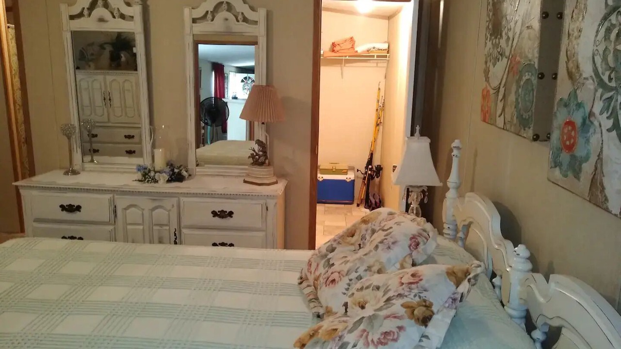 Photo of Bedroom in Cape Carteret