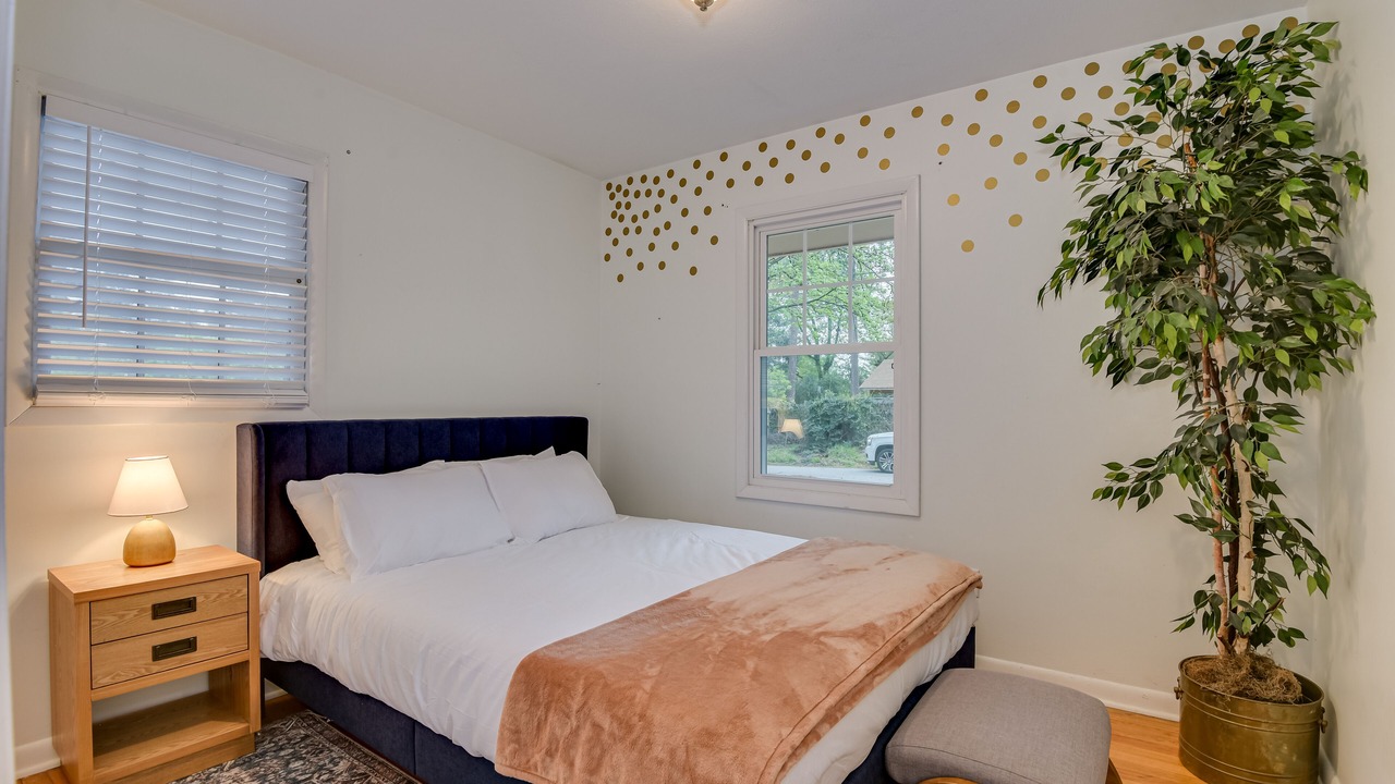Photo of Bedroom in Forest Hills