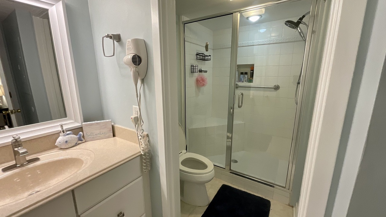 Photo of Bathroom in Arcadian Shores