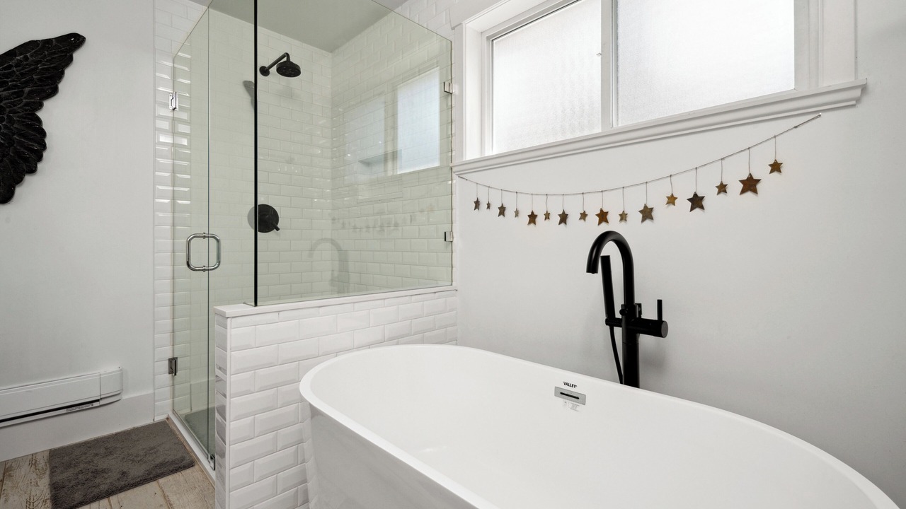 Photo of Bathroom in Canyon Heights