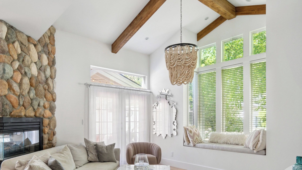 Photo of Livingroom in Canyon Heights