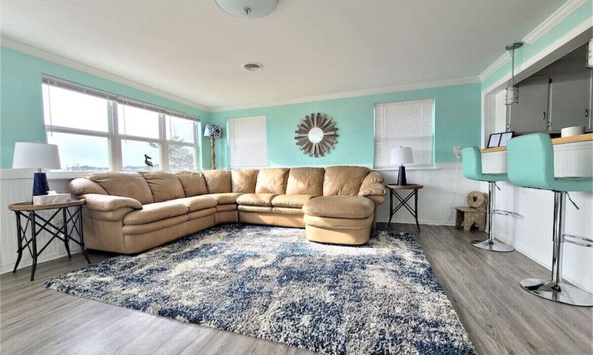 Photo of Livingroom in Cedar Point