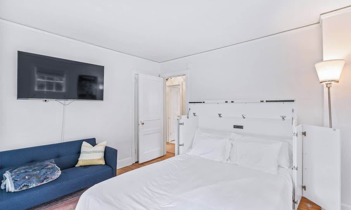 Photo of Bedroom in Columbia