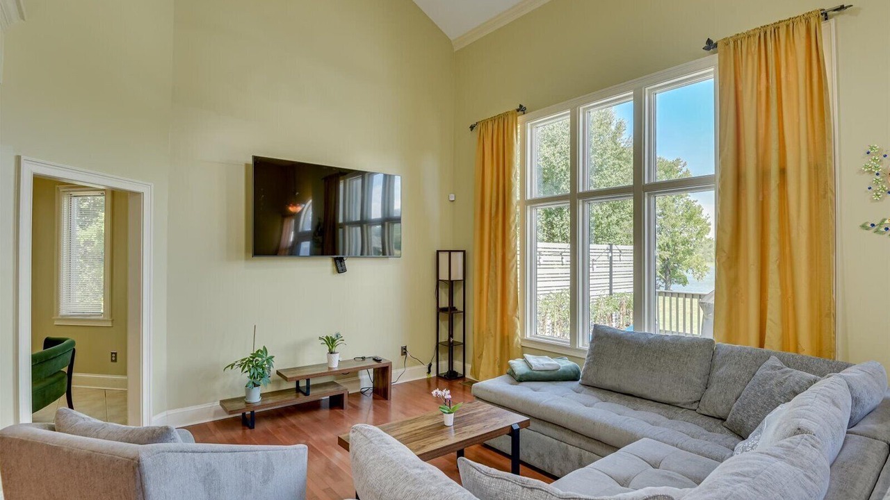 Photo of Livingroom in Evans
