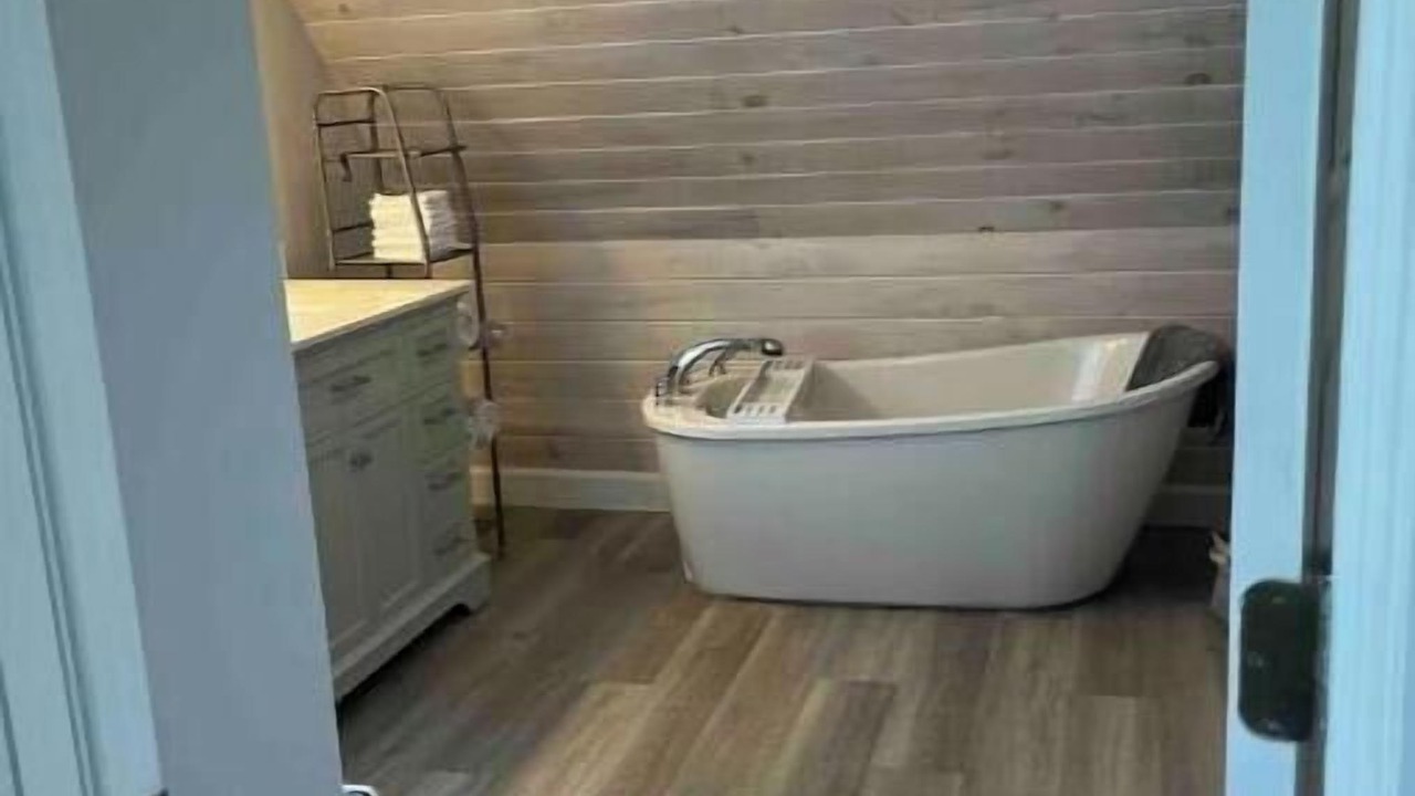 Photo of Bathroom in Bedeque