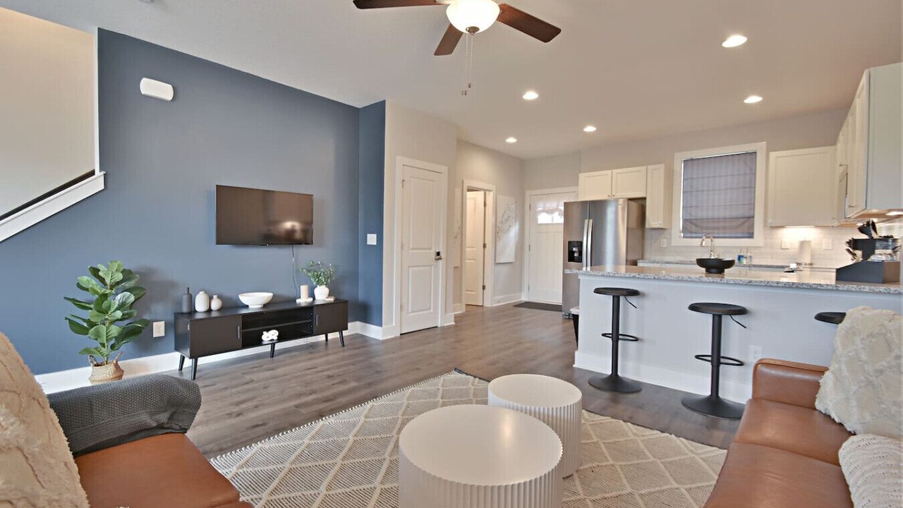 Photo of Livingroom in Knoxville