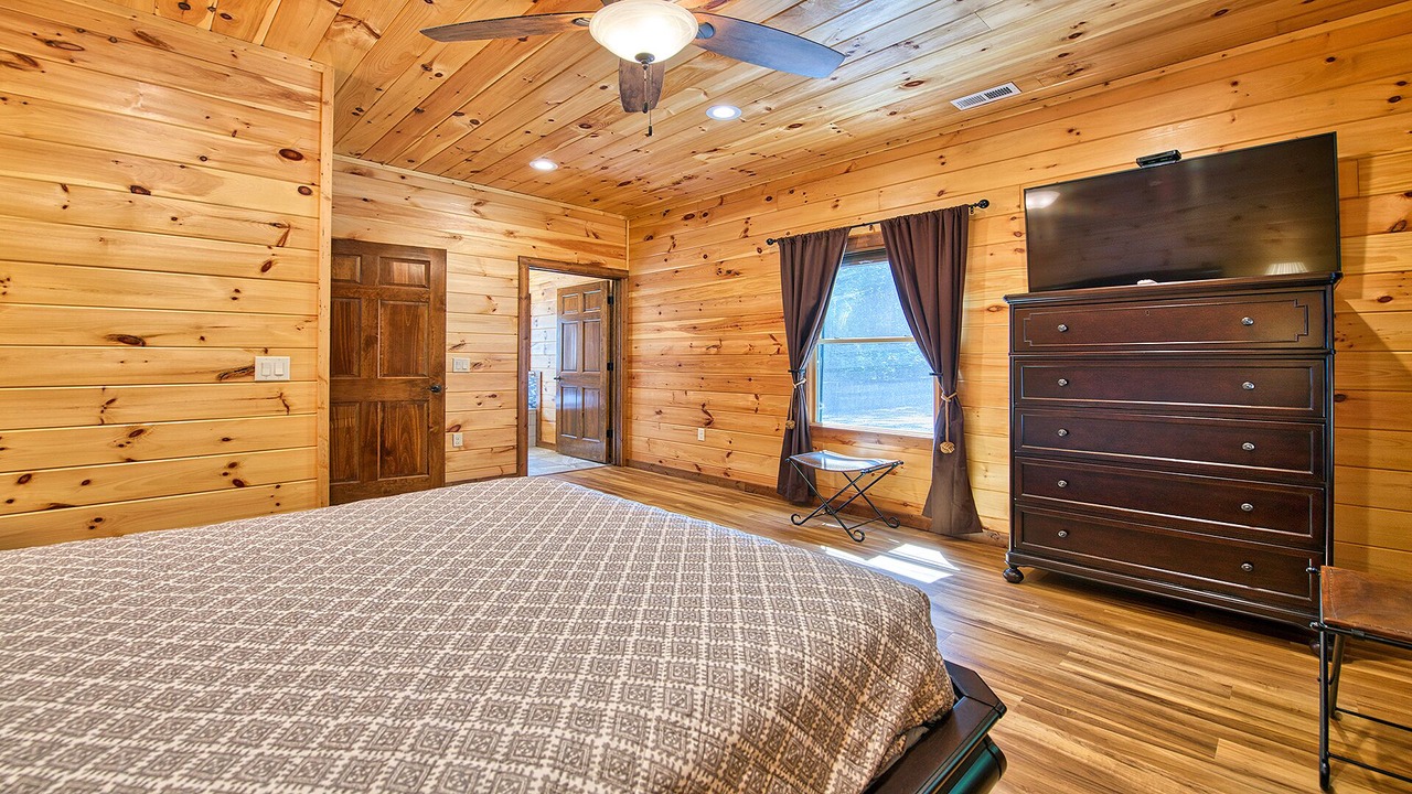 Photo of Bedroom in Cherokee