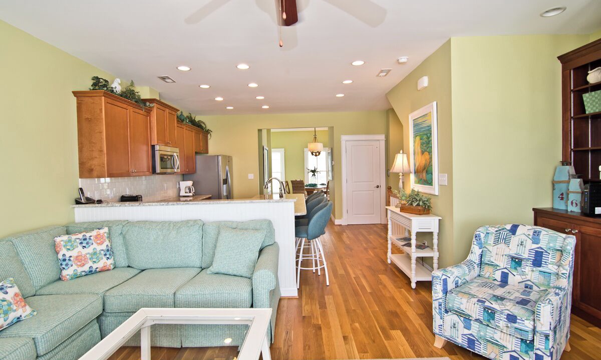 Photo of Livingroom in Atlantic Beach