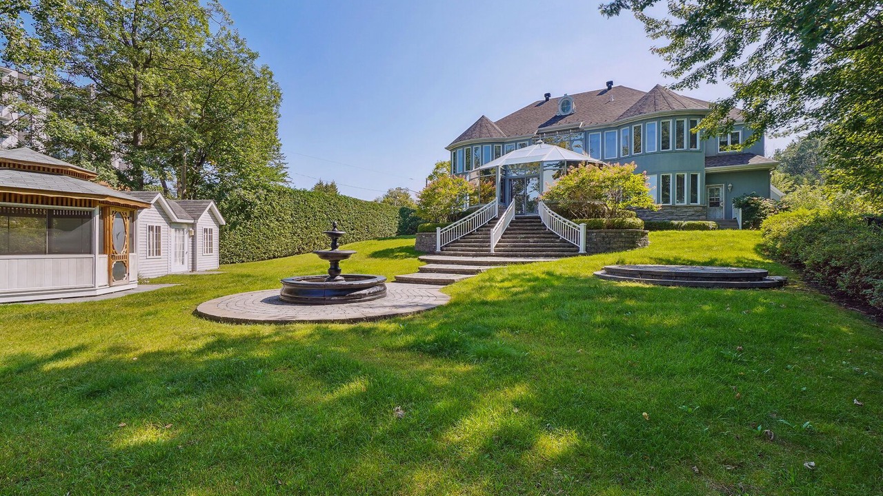Photo of Outdoor in Laval