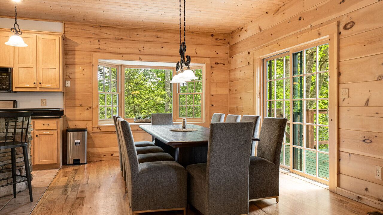 Photo of Bedroom in Avery Creek