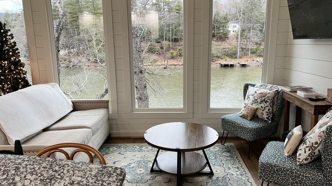 Photo of Livingroom in Mountain Rest