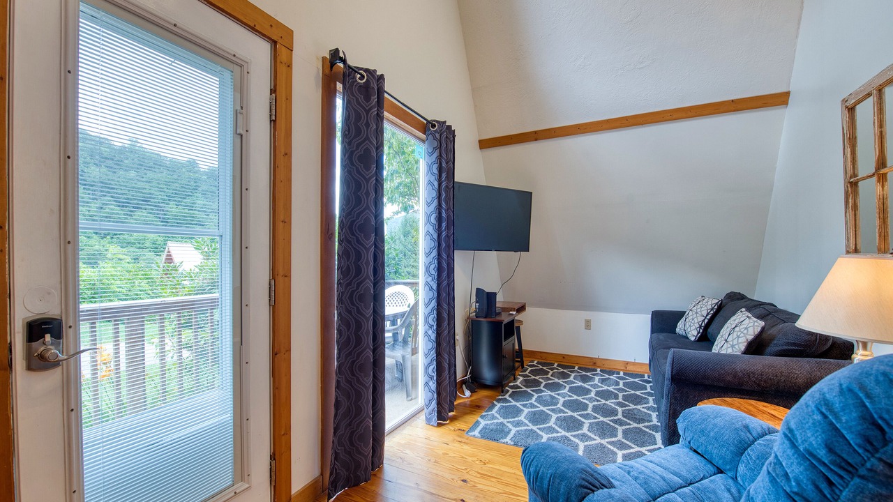 Photo of Livingroom in Maggie Valley