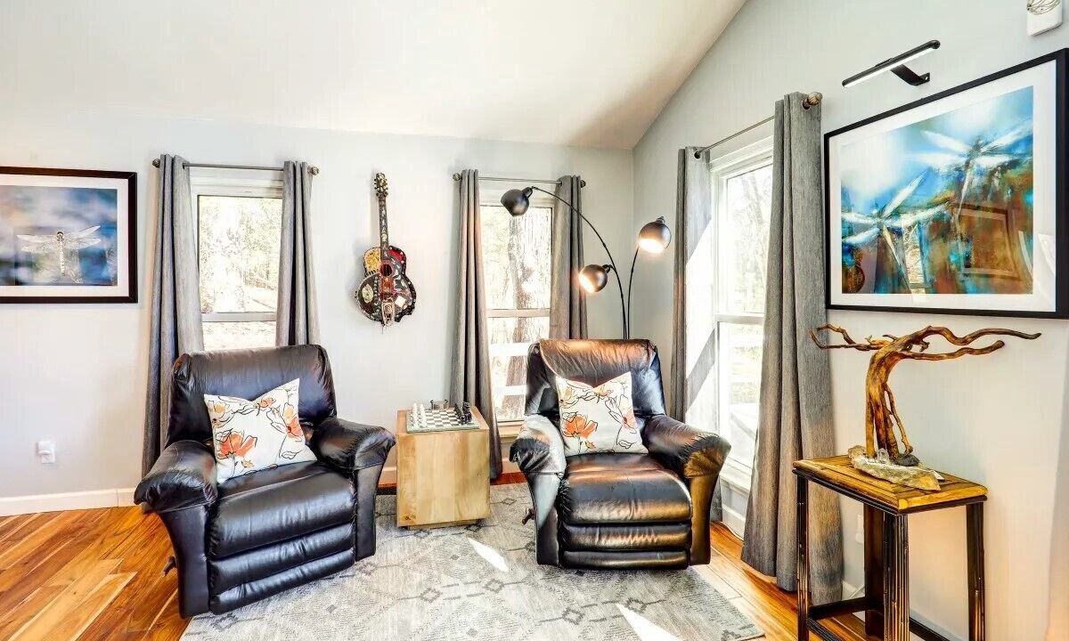 Photo of Livingroom in Millers Creek