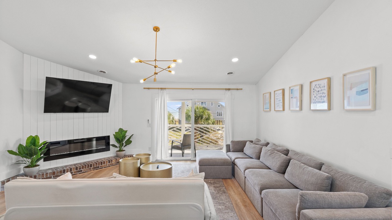 Photo of Livingroom in Long Bay Estates