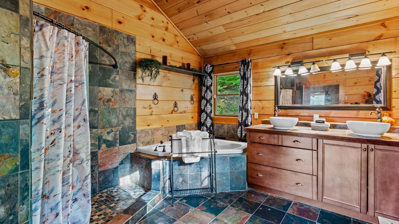 Photo of Bathroom in Frank