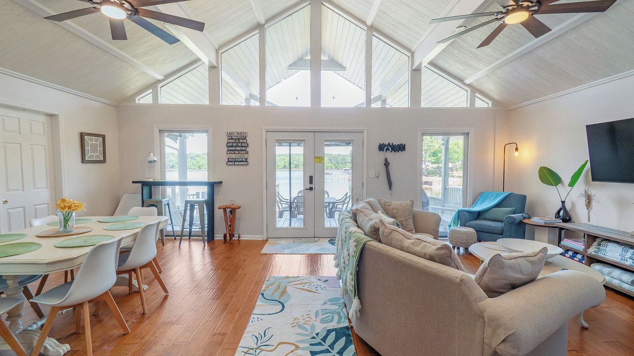 Photo of Livingroom in Liberty Hill