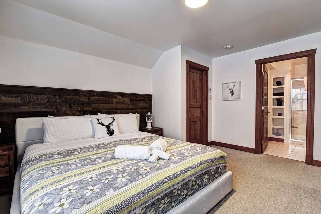 Photo of Bedroom in Tremblant-Les-Eaux