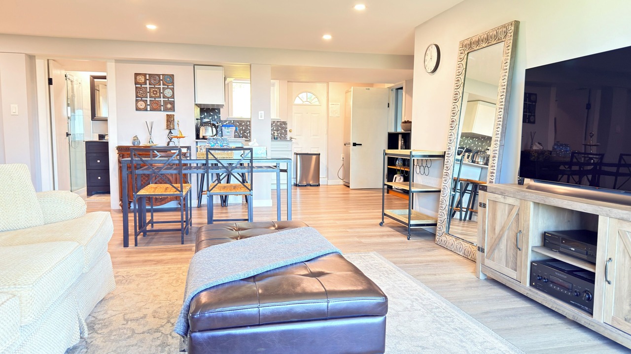 Photo of Livingroom in West Vancouver