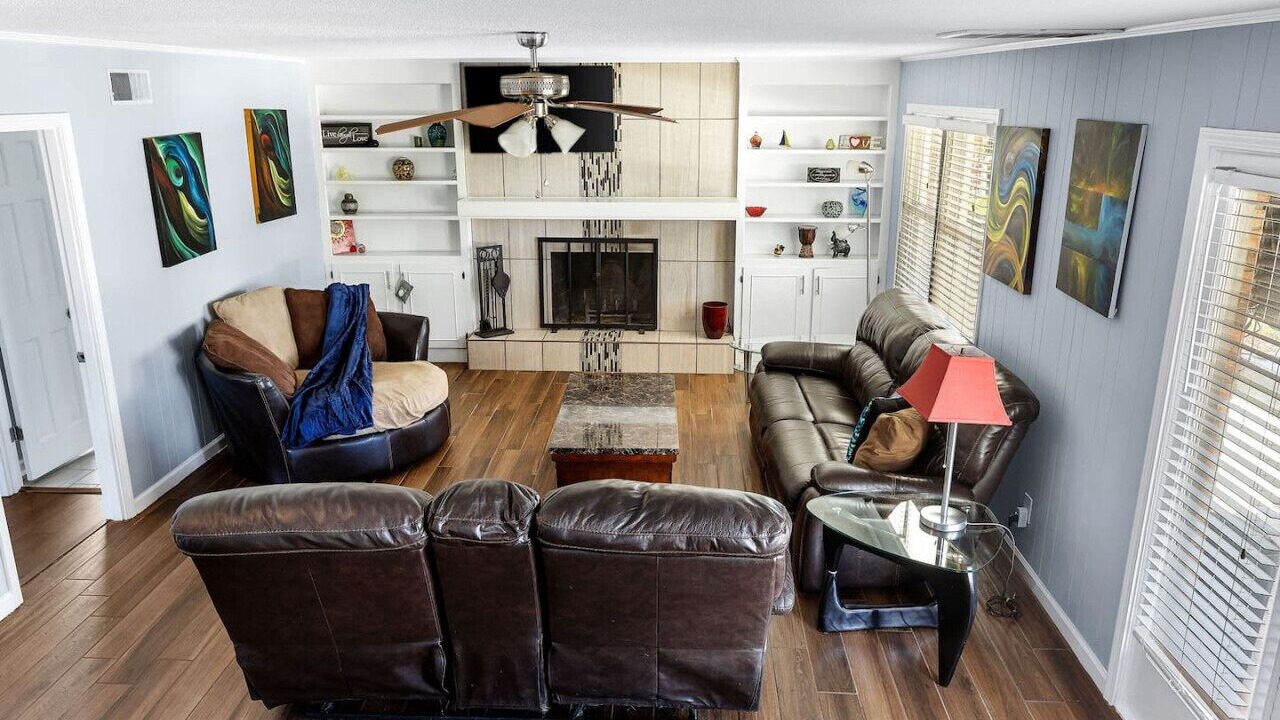 Photo of Livingroom in Seven Oaks