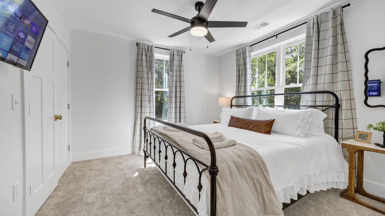 Photo of Bedroom in State Park