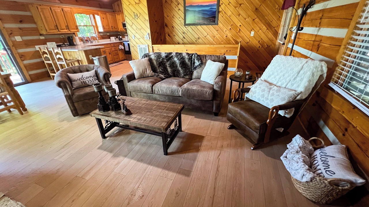 Photo of Livingroom in West Jefferson