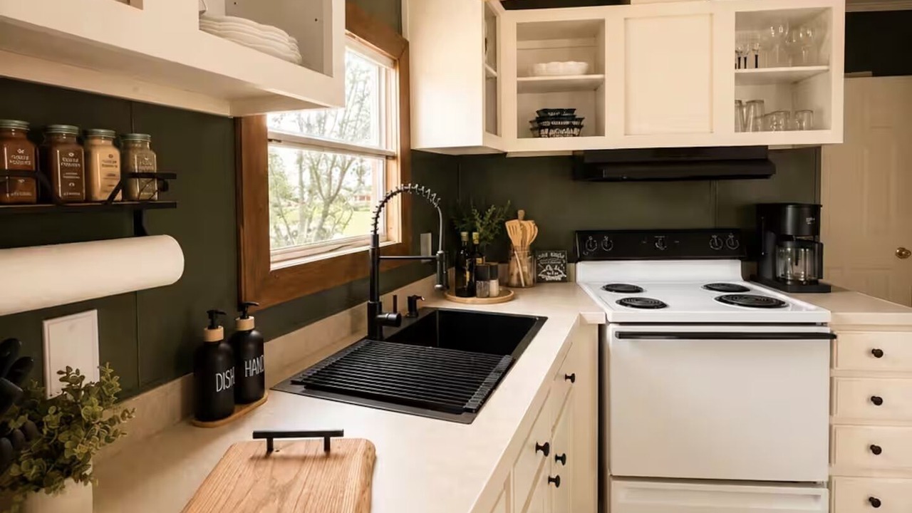 Photo of Kitchen in Court House