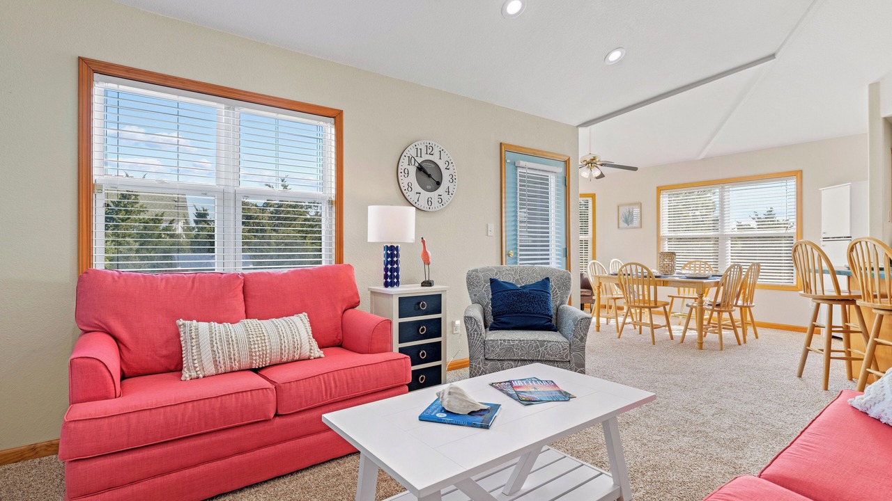 Photo of Livingroom in Wind Over Waves