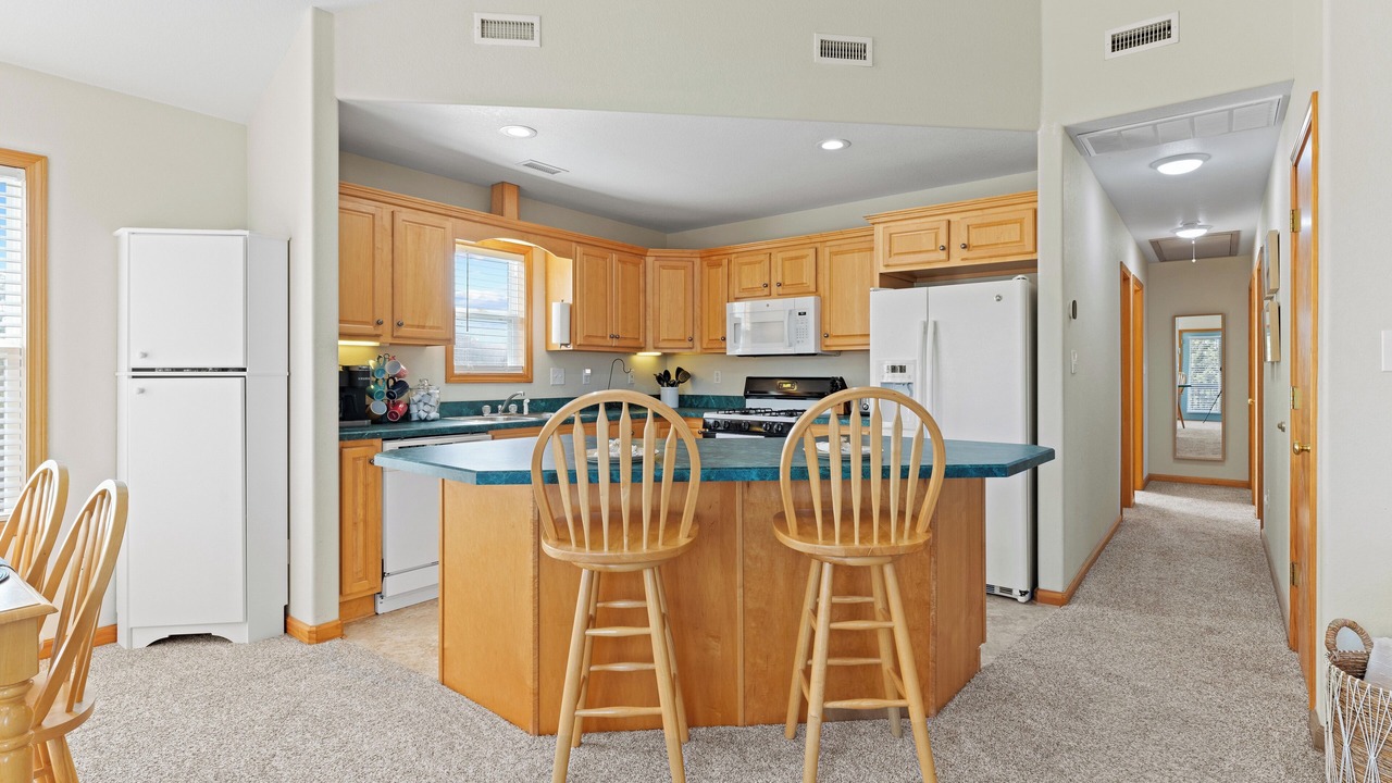 Photo of Kitchen in Wind Over Waves