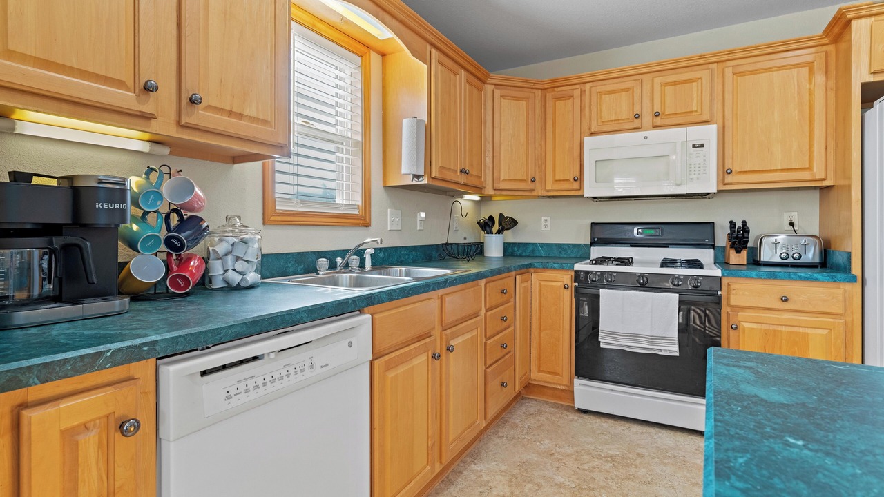 Photo of Kitchen in Wind Over Waves