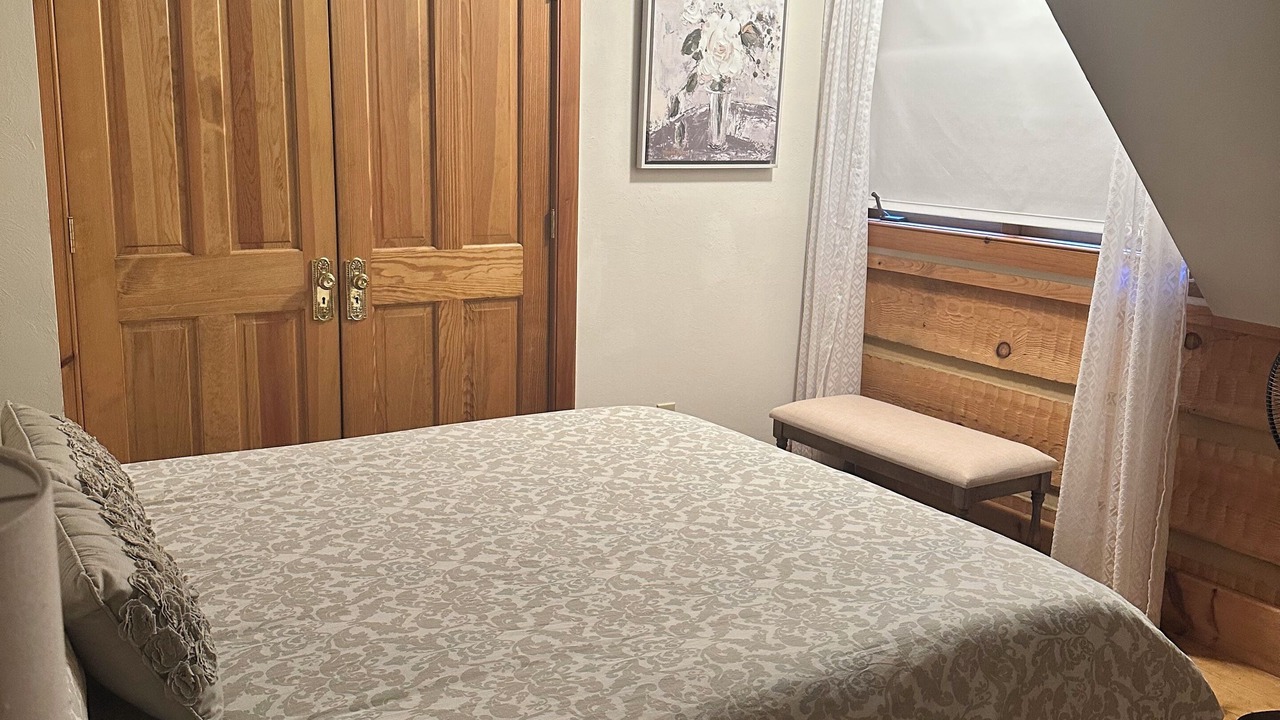 Photo of Bedroom in Deep Gap