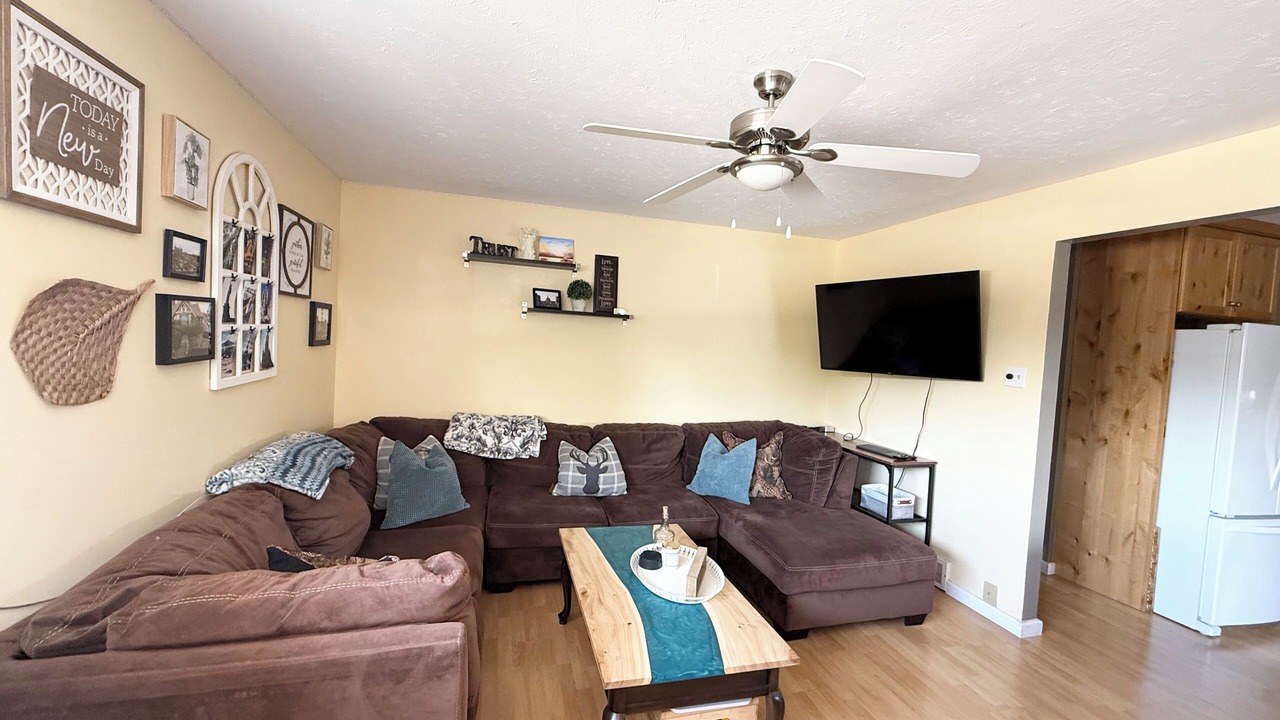 Photo of Livingroom in Coaldale