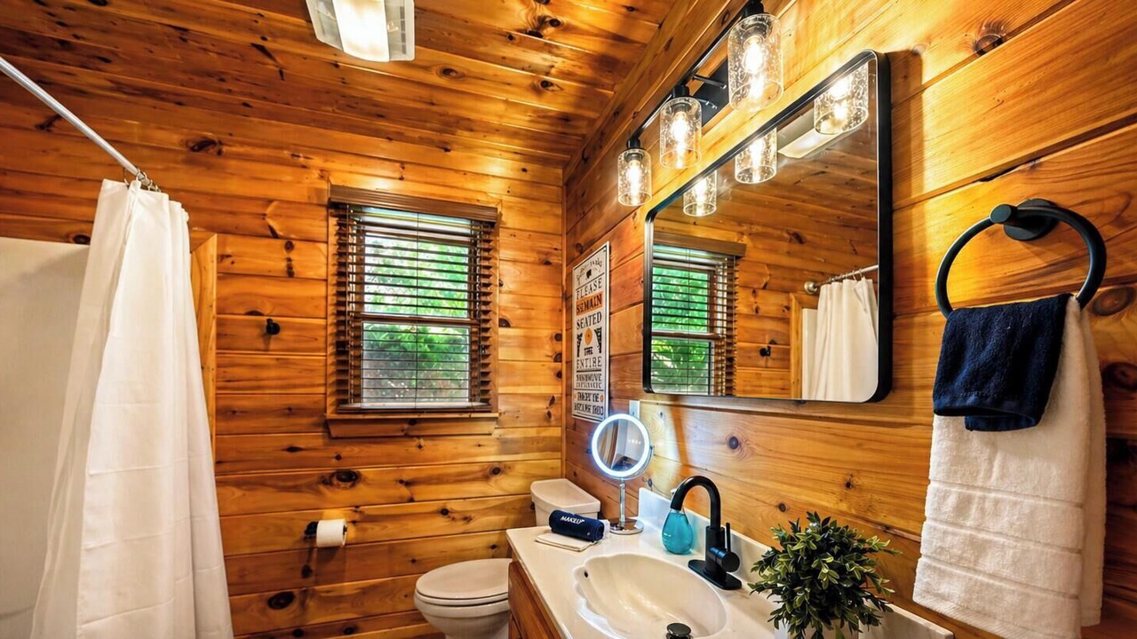 Photo of Bathroom in Necowa Cove