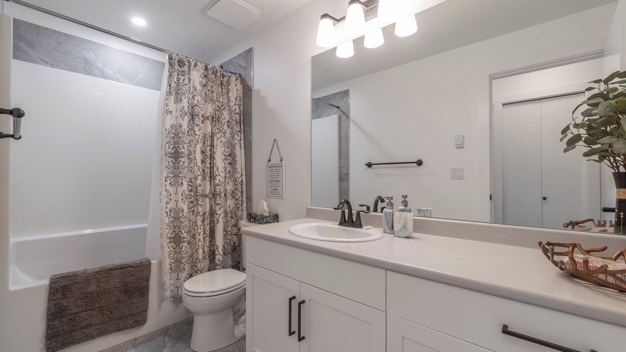 Photo of Bathroom in Osoyoos