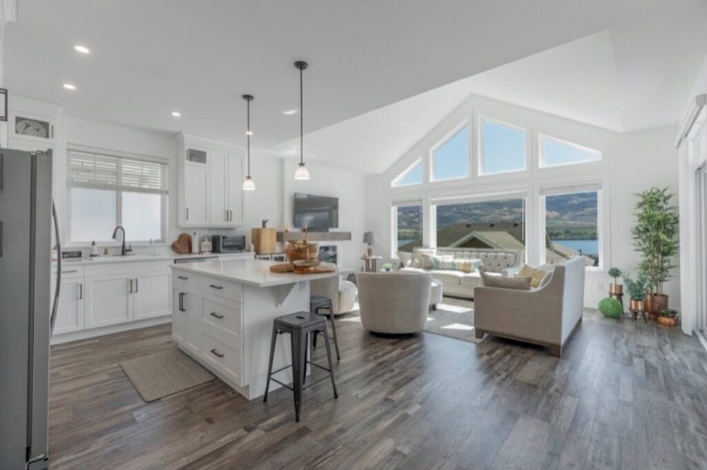 Photo of Livingroom in Osoyoos