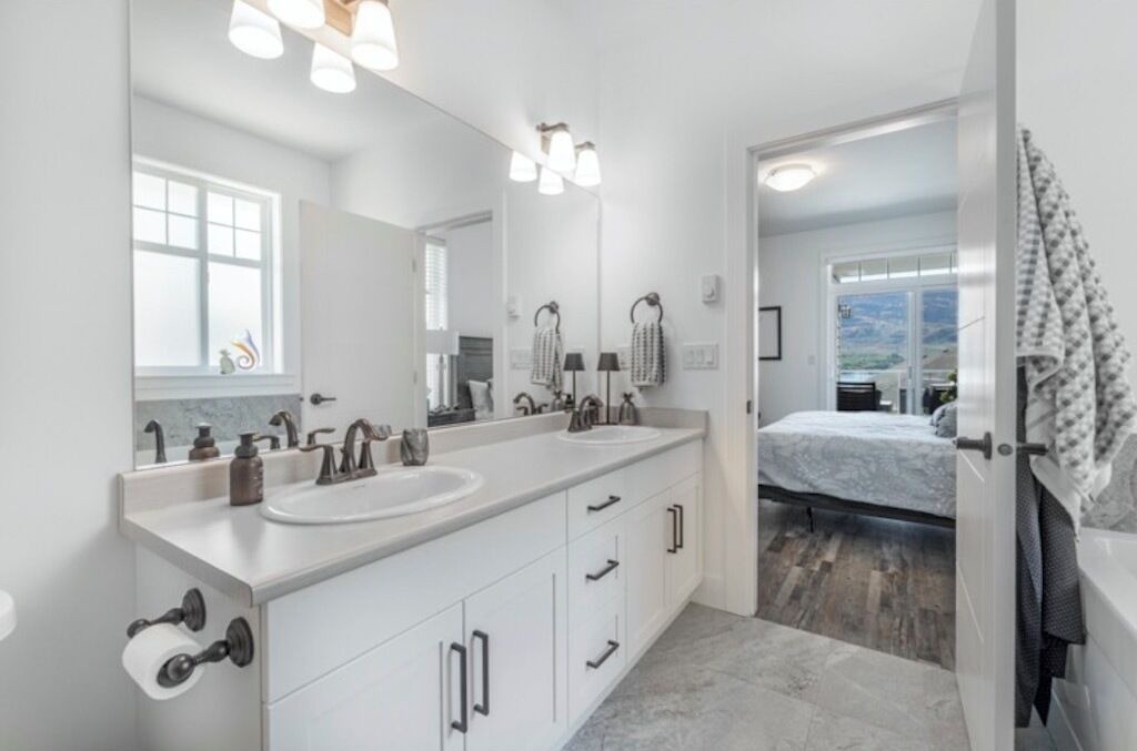 Photo of Bathroom in Osoyoos