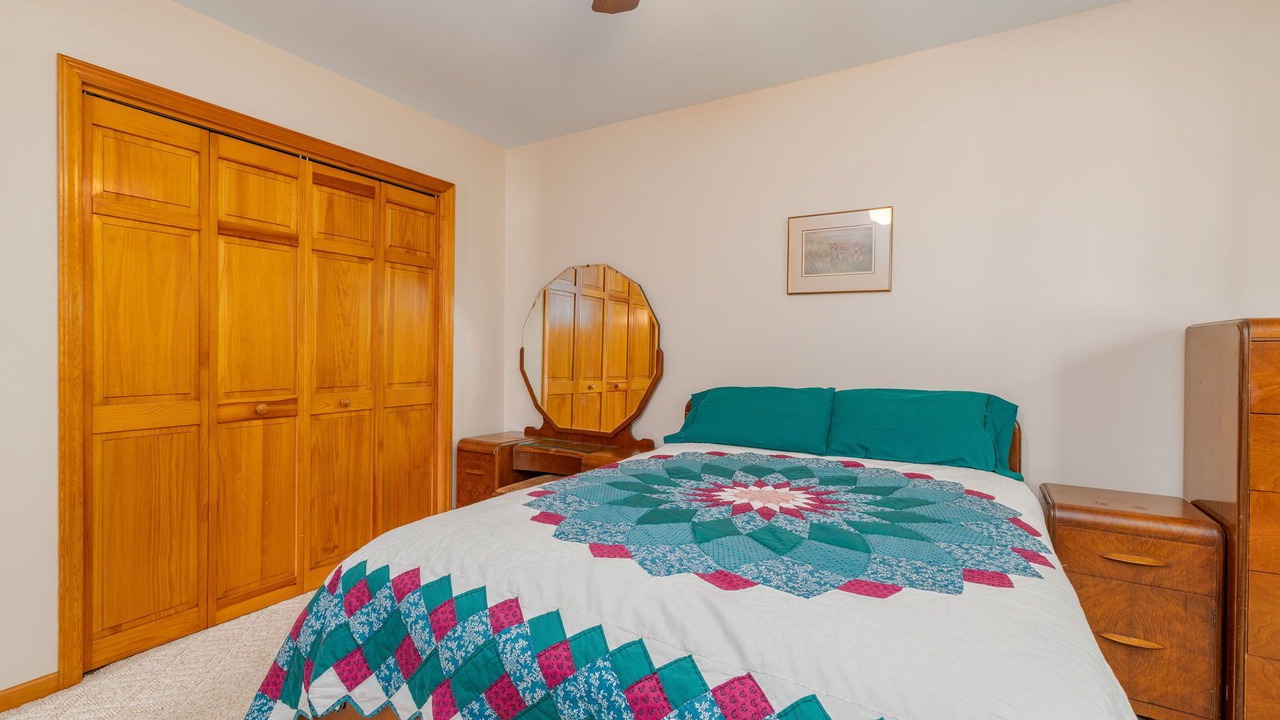 Photo of Bedroom in North Shore Acres