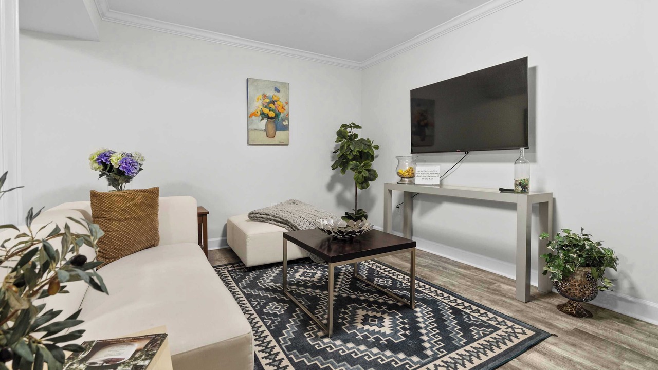 Photo of Livingroom in North Raleigh
