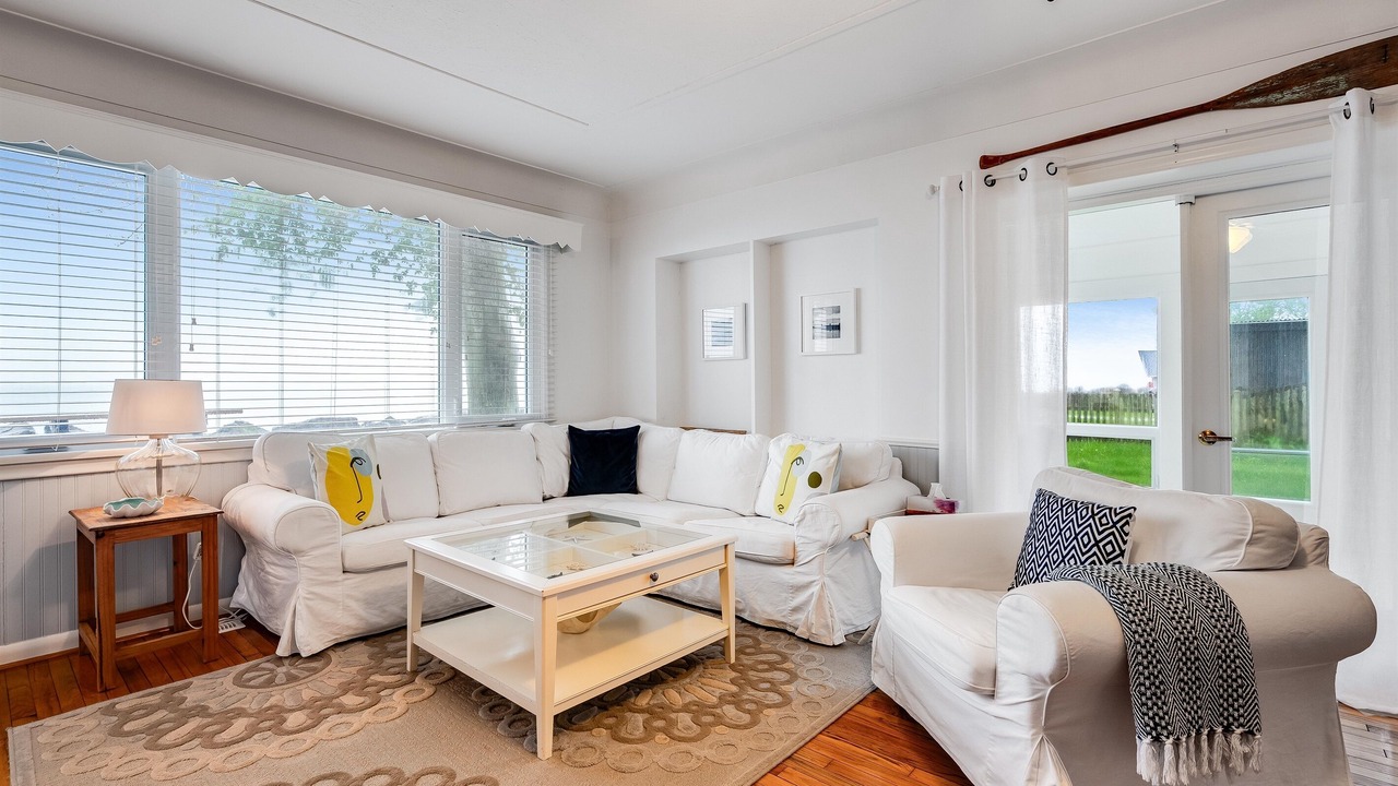 Photo of Livingroom in Leamington