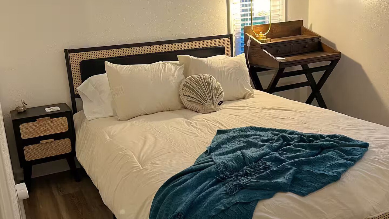 Photo of Bedroom in Sunset Beach
