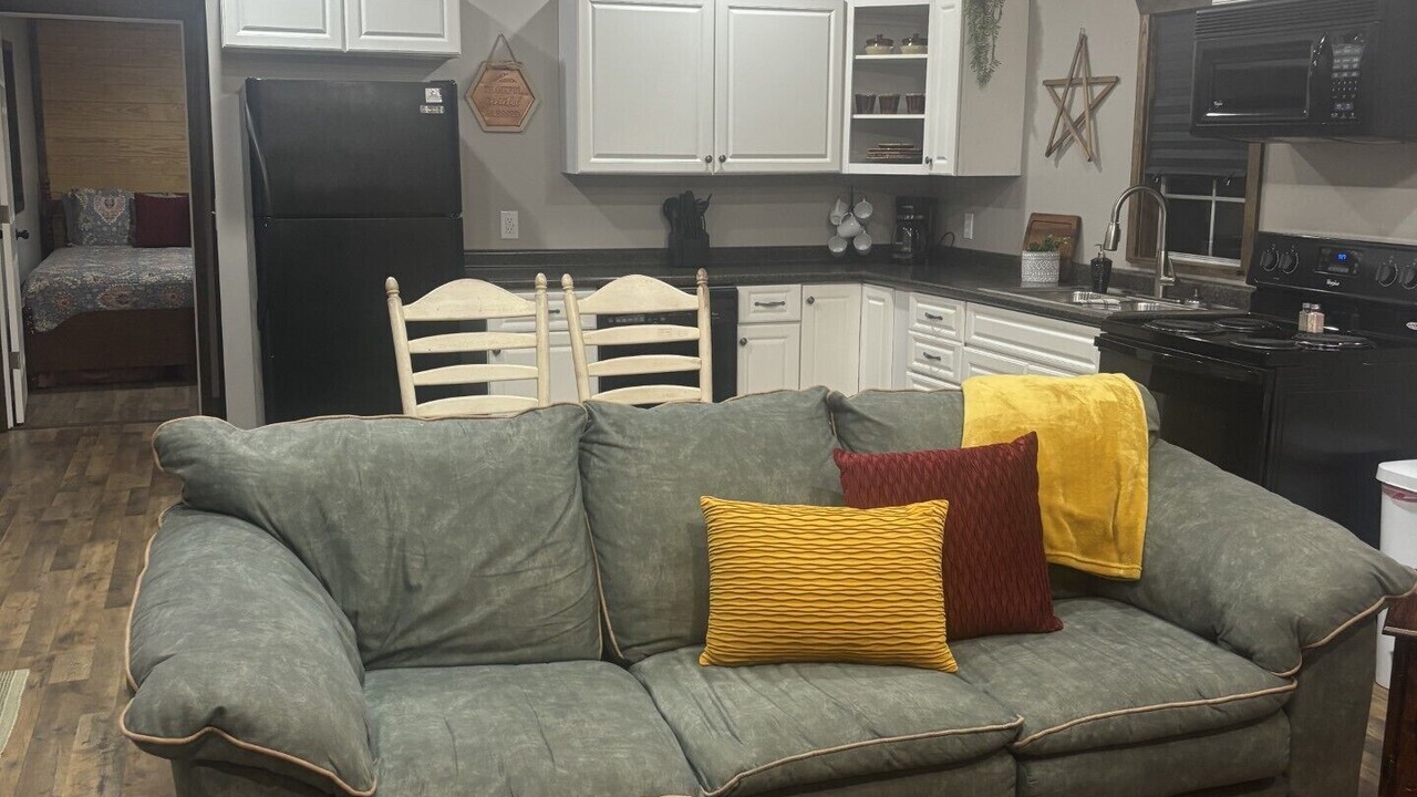 Photo of Livingroom in Rogersville