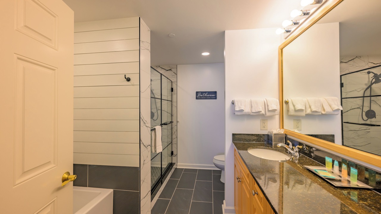 Photo of Bathroom in Arcadian Shores