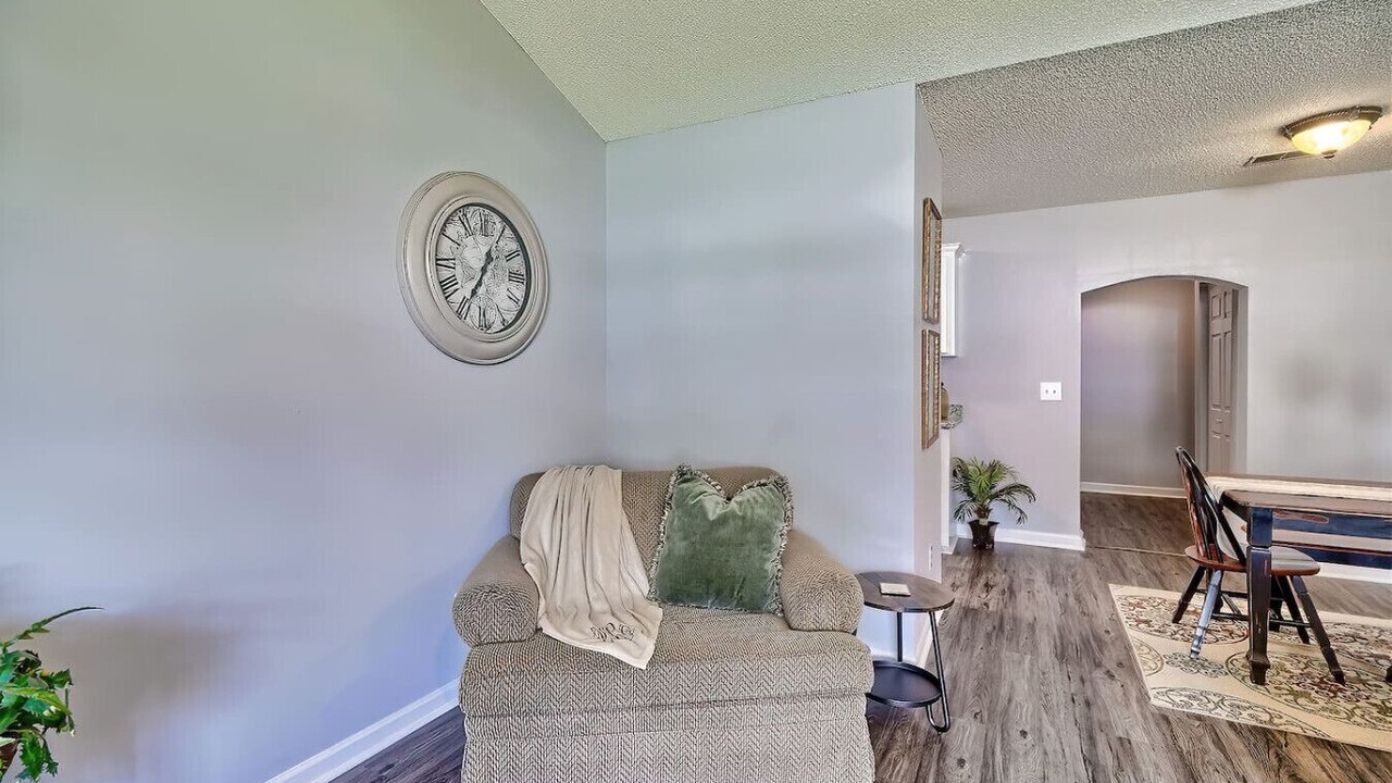 Photo of Livingroom in Huntcliff
