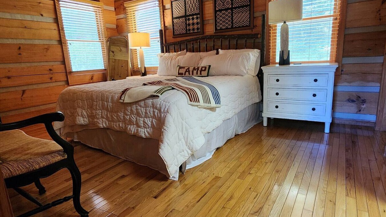 Photo of Bedroom in Cherokee